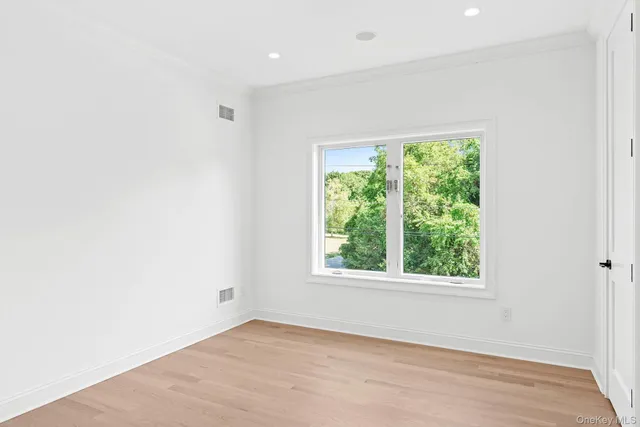 $1,895,000 | 1900 Gillette Drive, East Marion, NY 11939