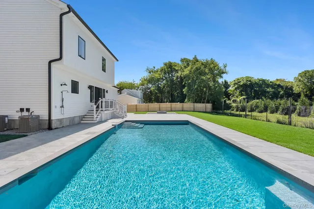 $1,895,000 | 1900 Gillette Drive, East Marion, NY 11939