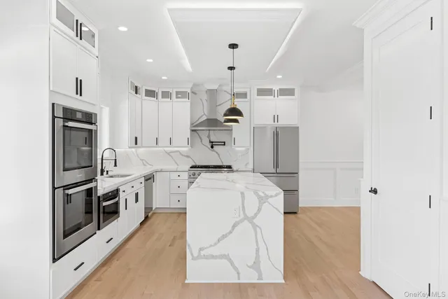 $1,895,000 | 1900 Gillette Drive, East Marion, NY 11939