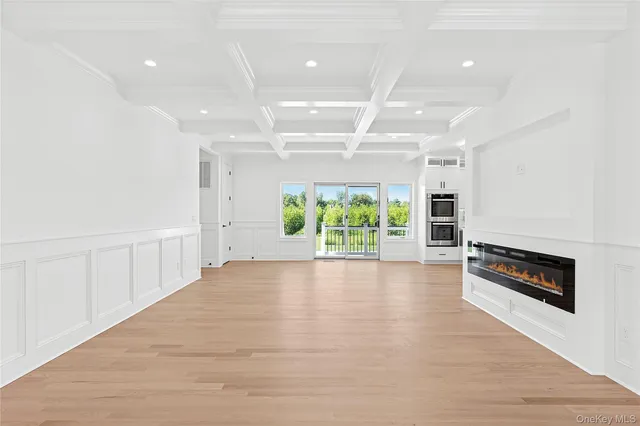 $1,895,000 | 1900 Gillette Drive, East Marion, NY 11939