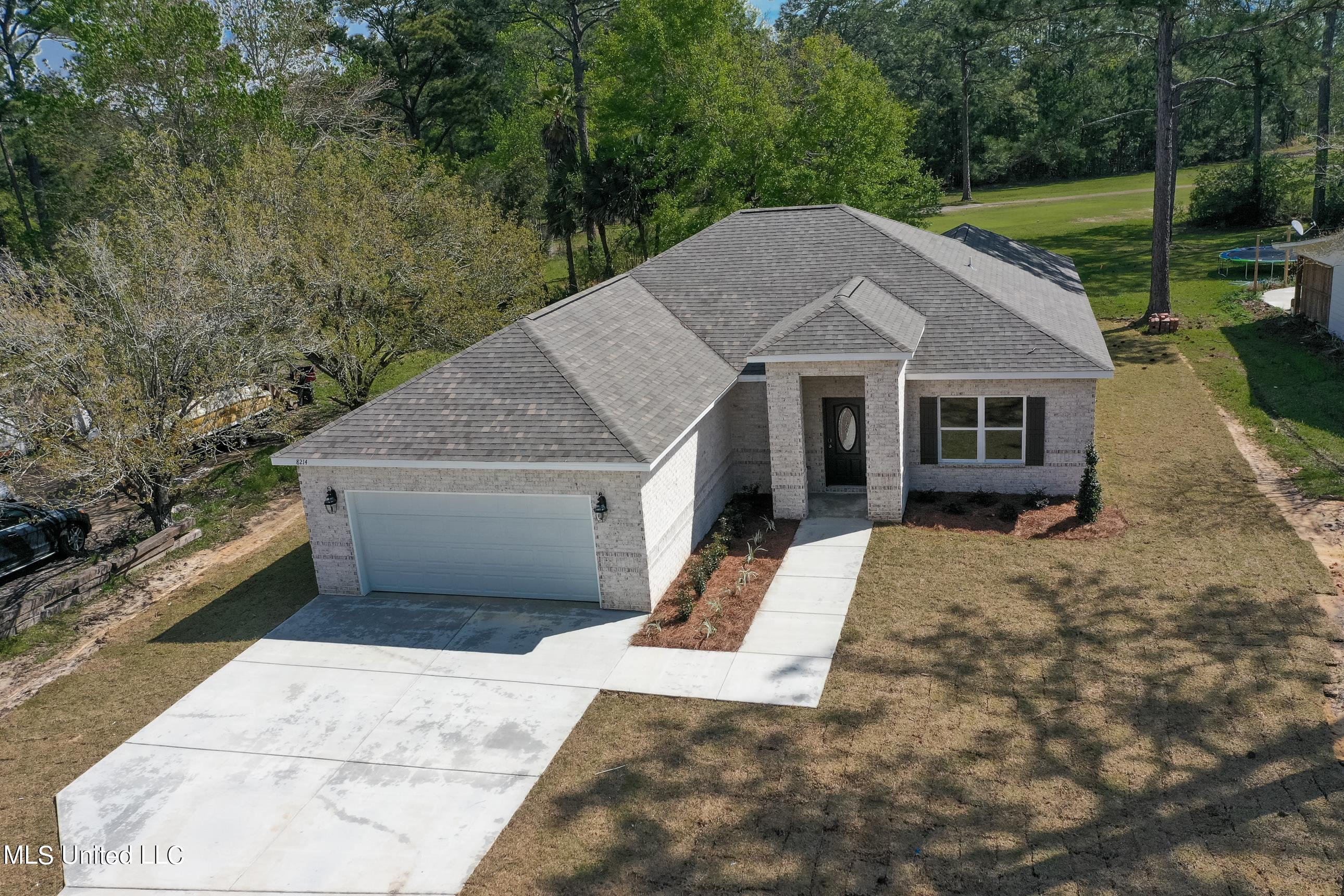 8214 Martin Bluff Road Gautier, MS 39553 - Photo 8 of 38 2ojbnga04c
