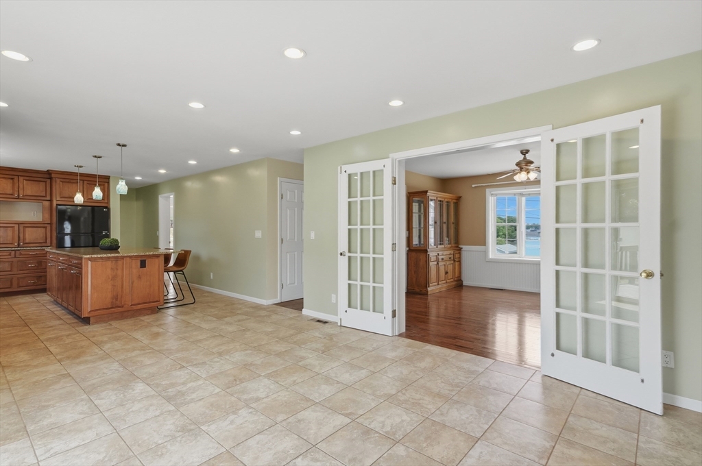 7 Riverside Street Danvers, MA 01923 - Photo 8 of 40