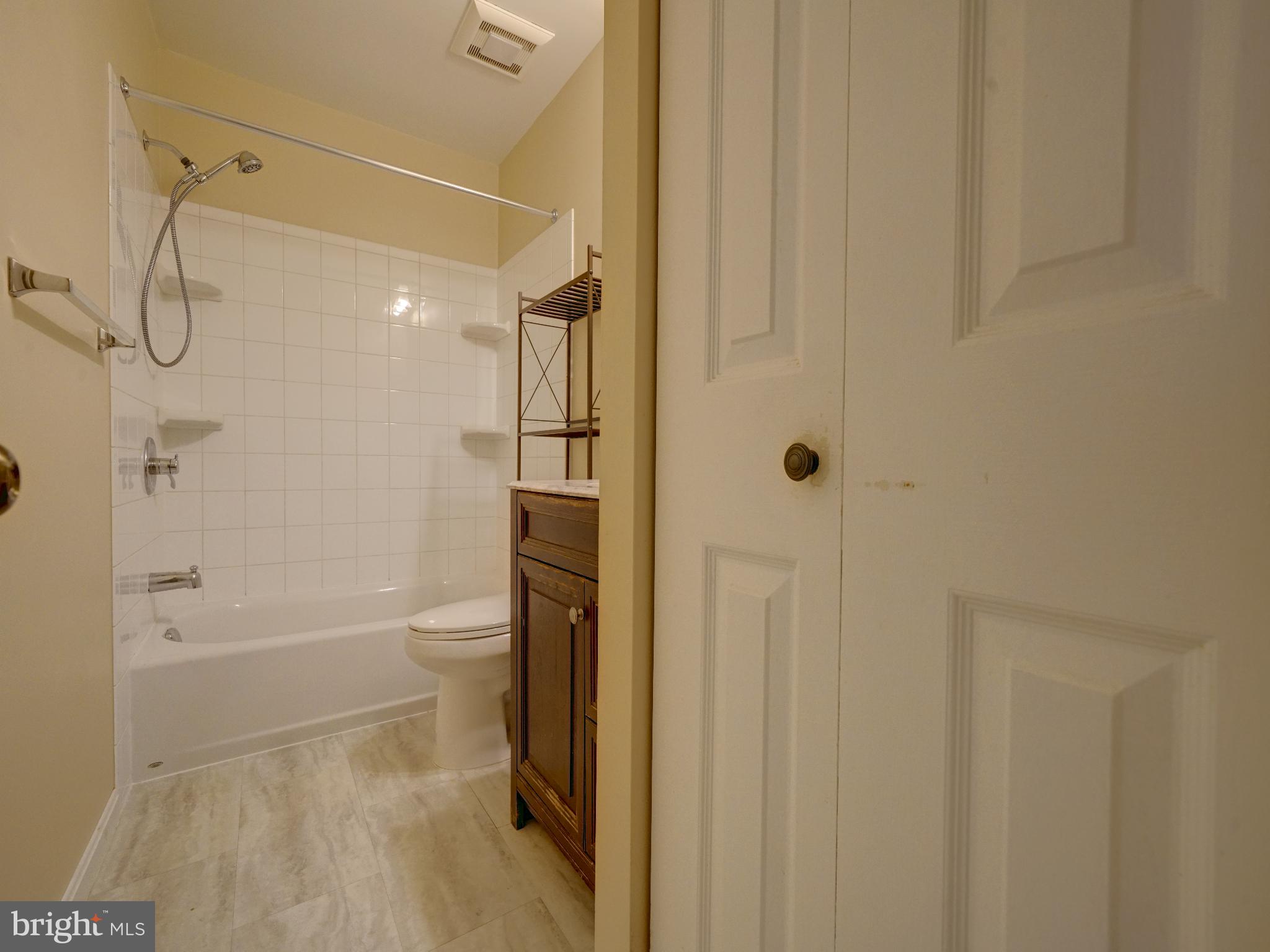 9832 Whiskey Run Laurel, MD 20723 - Photo 29 of 39