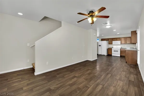$1,695 | 5243 Los Pinos Street, Las Vegas, NV 89122