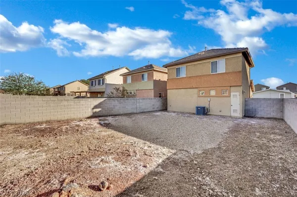 $1,695 | 5243 Los Pinos Street, Las Vegas, NV 89122