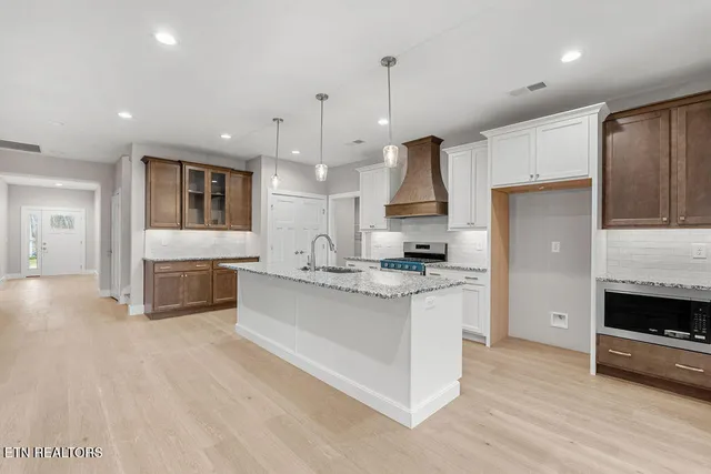 $603,900 | 7618 Drake Lane, Knoxville, TN 37924