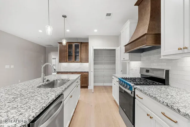 $603,900 | 7618 Drake Lane, Knoxville, TN 37924