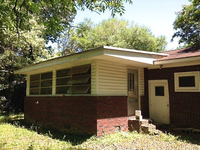 313 Wappoo Road Charleston, SC 29407 - Photo 15 of 24 backarea