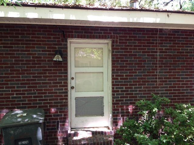 313 Wappoo Road Charleston, SC 29407 - Photo 17 of 24 Door to Apt