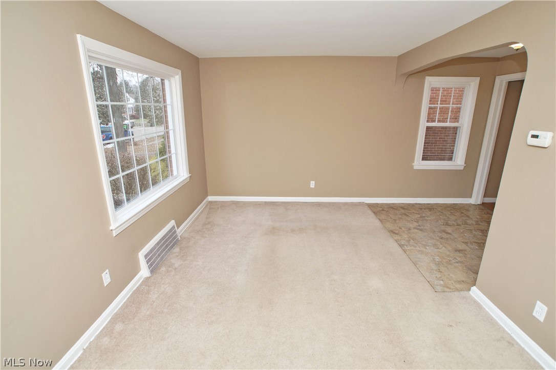 4138 Ellison Road Cleveland, OH 44121 - Photo 3 of 26