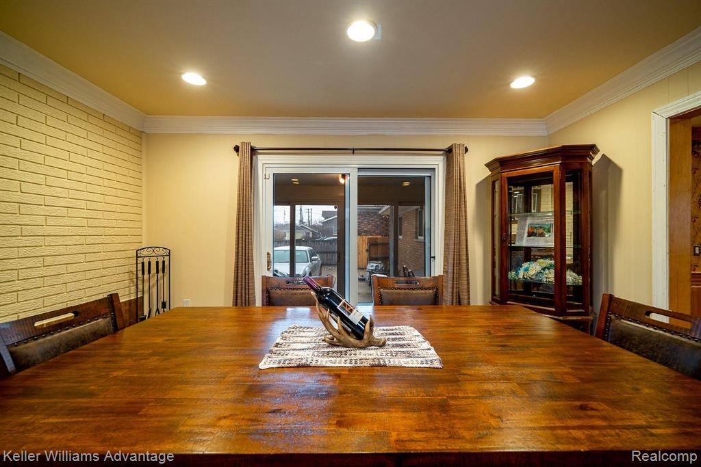 945 Barrington Road Grosse Pointe Park, MI 48230 - Photo 17 of 41