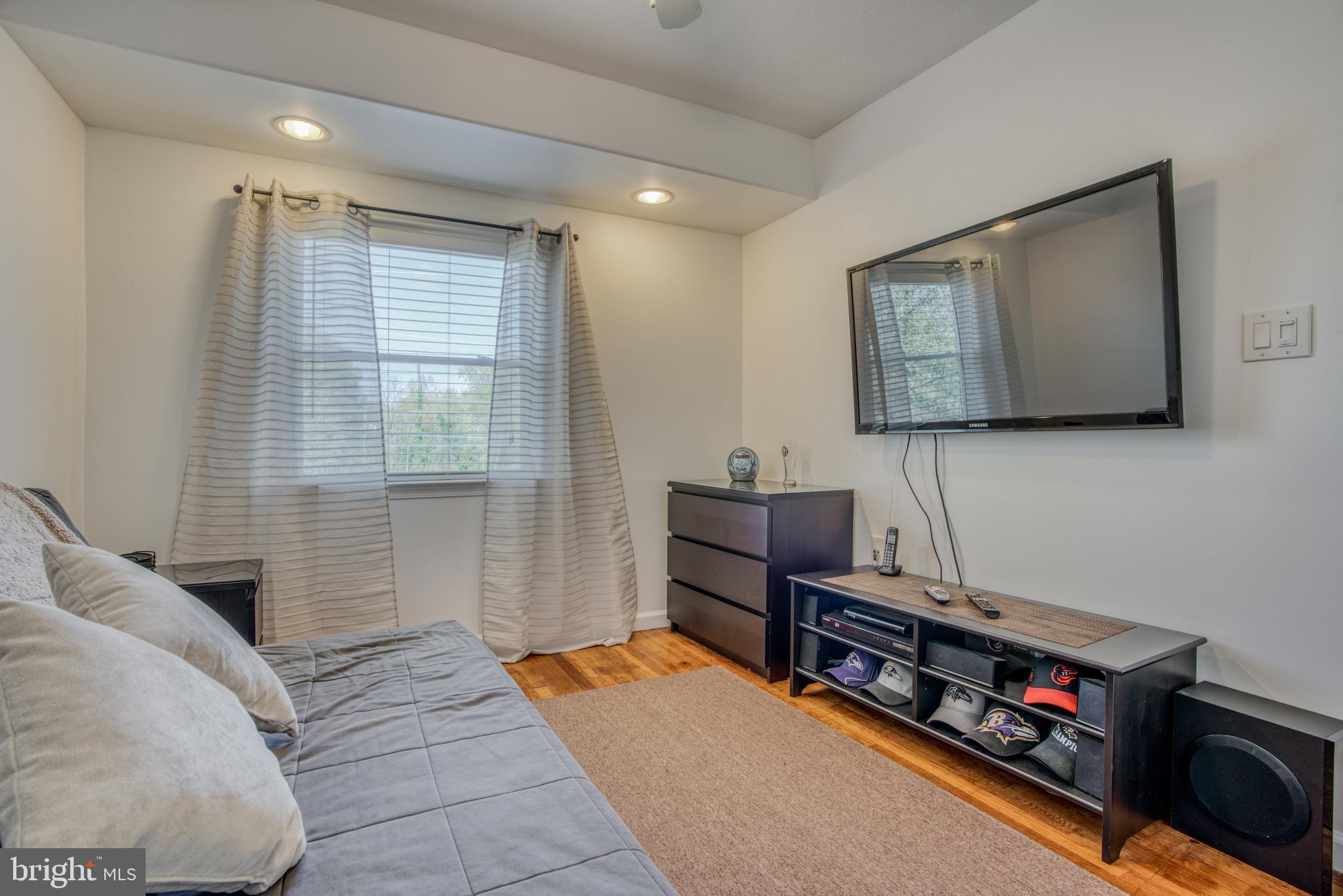 942 Middlesex Road Baltimore, MD 21221 - Photo 16 of 27 BEDROOM 2 w/RECESSED LIGHTING