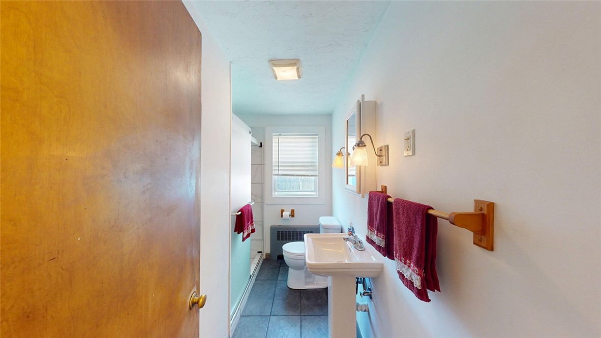 21 Benedict Street Pawtucket, RI 02861 - Photo 19 of 42