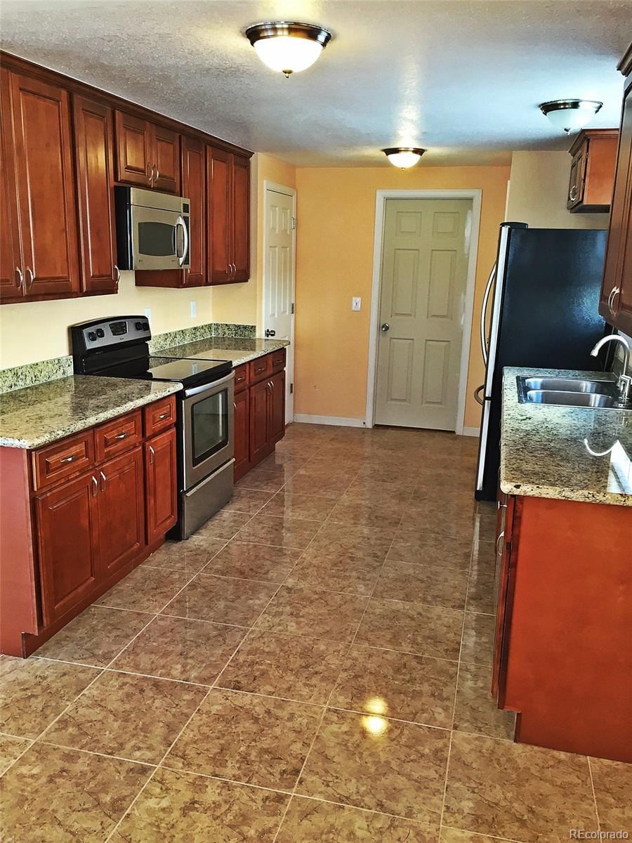 8070 Decatur Street Westminster, CO 80031 - Photo 3 of 12 Gallery Image 3