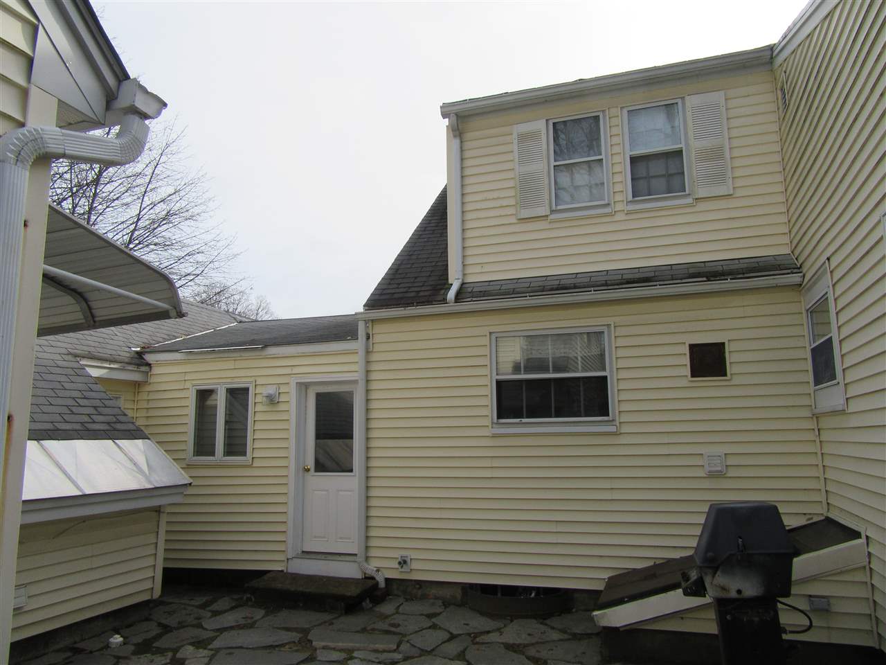22A Woodland Road Dover, NH 03820 - Photo 4 of 31