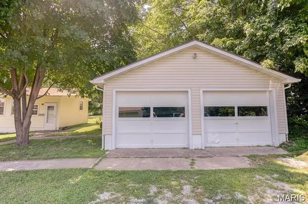 $1,465 | 126 South Meridian Road, Glen Carbon, IL 62034