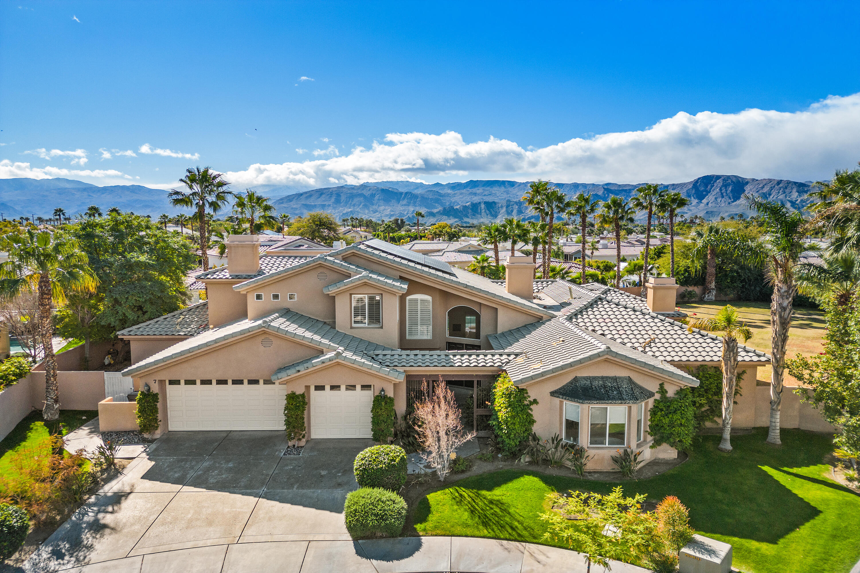 7 Channel Court Rancho Mirage, CA 92270 - Photo 1 of 44 1_11314678_166694_166694-EI-101