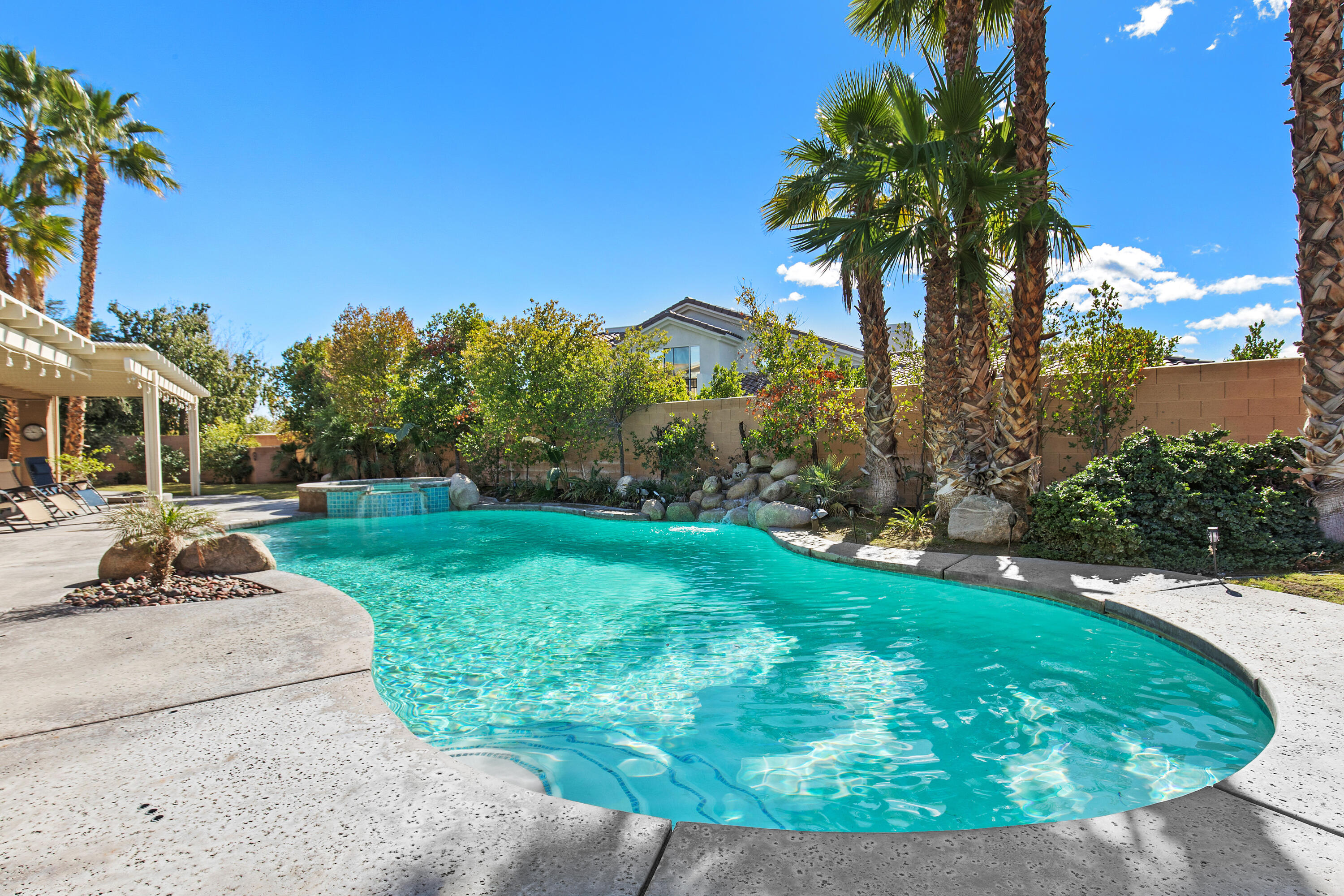 7 Channel Court Rancho Mirage, CA 92270 - Photo 40 of 44 40_11314751_166694_166694-EI-140