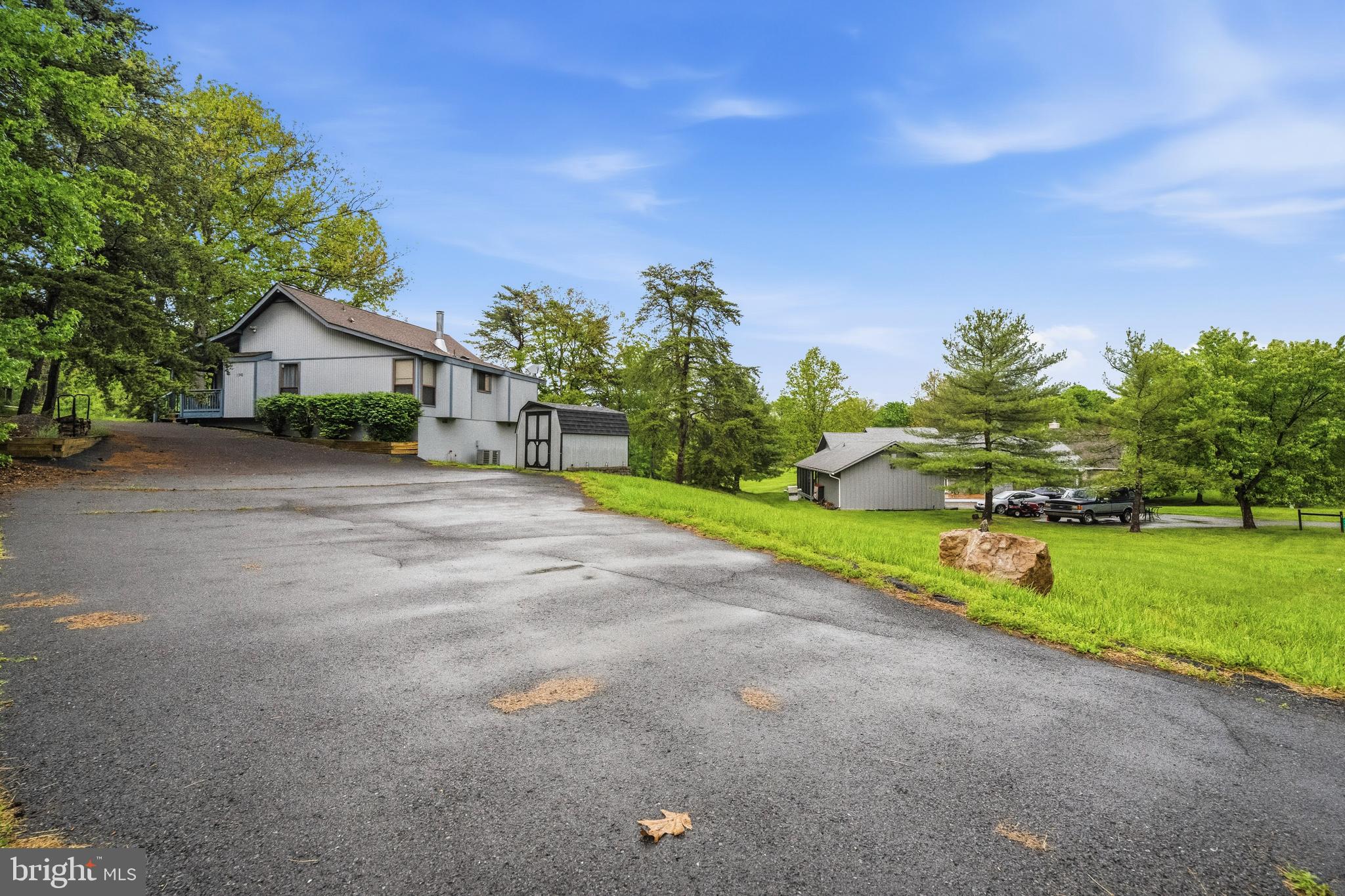 196 The Woods Road Hedgesville, WV 25427 - Photo 37 of 59