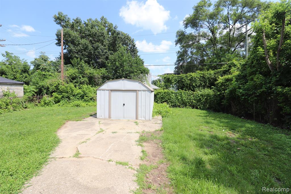 20058 Santa Rosa Drive Detroit, MI 48221 - Photo 4 of 26
