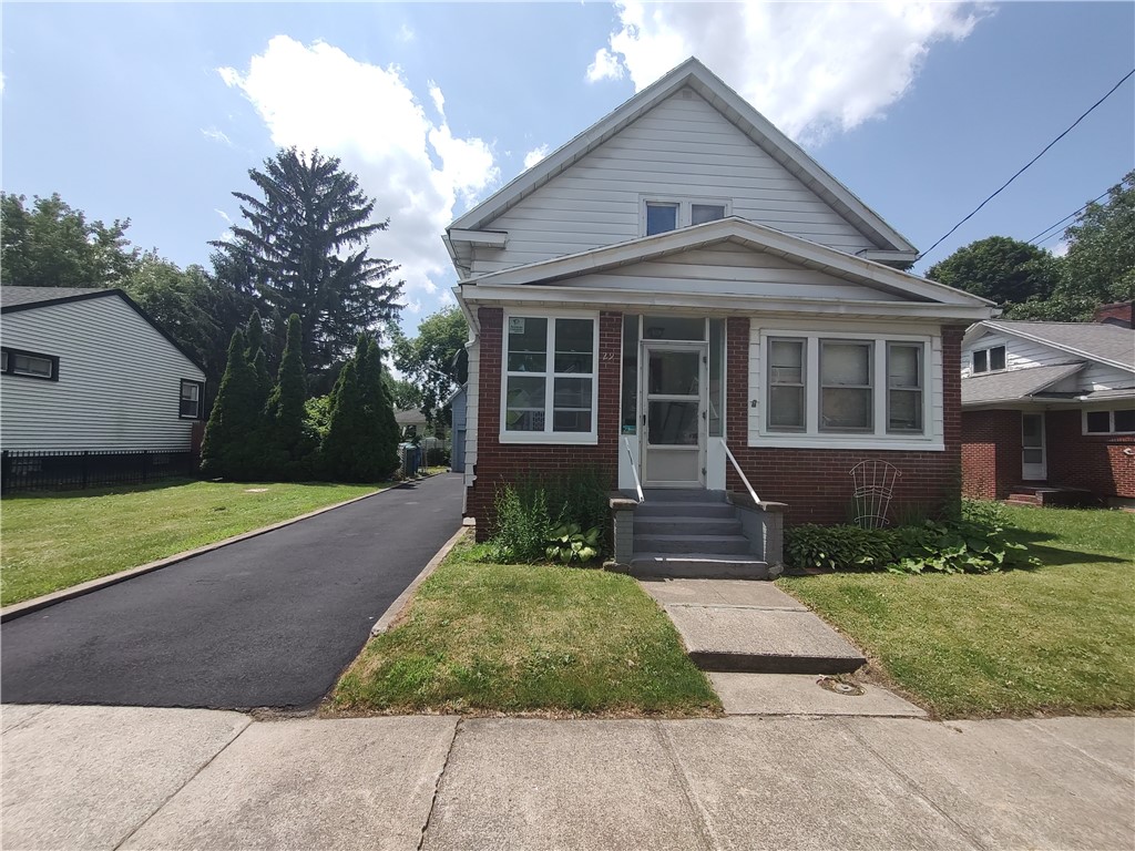 29 Hillcrest Street Rochester, NY 14609 - Photo 2 of 24