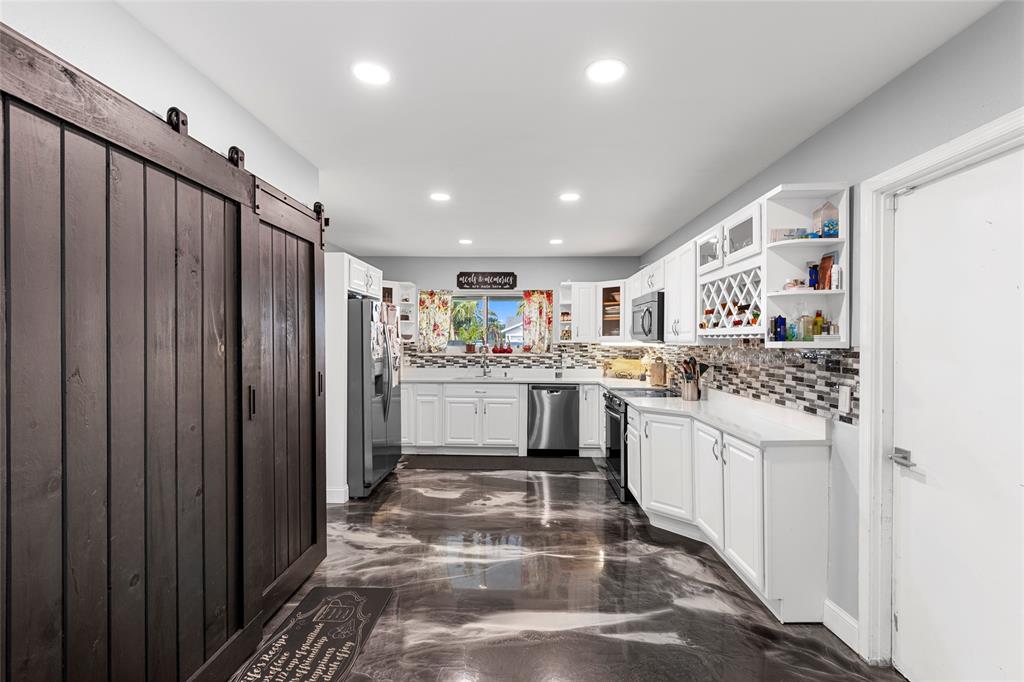 4770 Southwest 57th Terrace Davie, FL 33314 - Photo 18 of 55