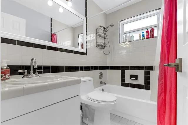 $750,000 | 4770 Southwest 57th Terrace, Davie, FL 33314