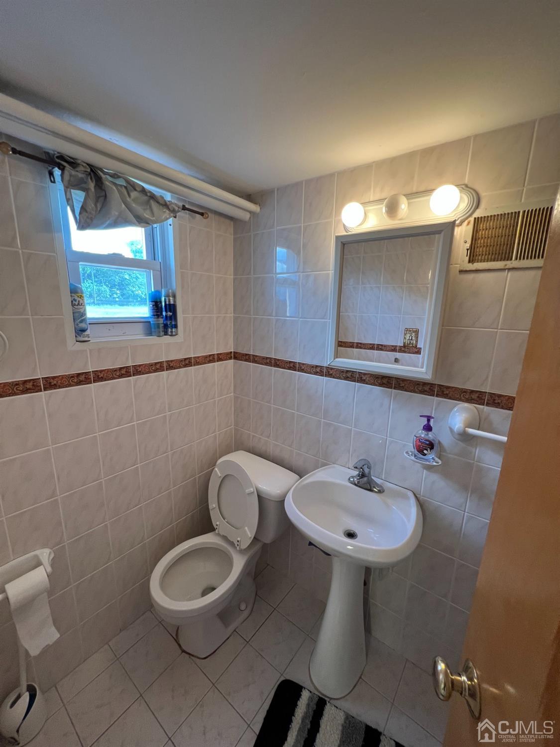 77 Preston Road Colonia, NJ 07067 - Photo 28 of 49 Gallery Image 28