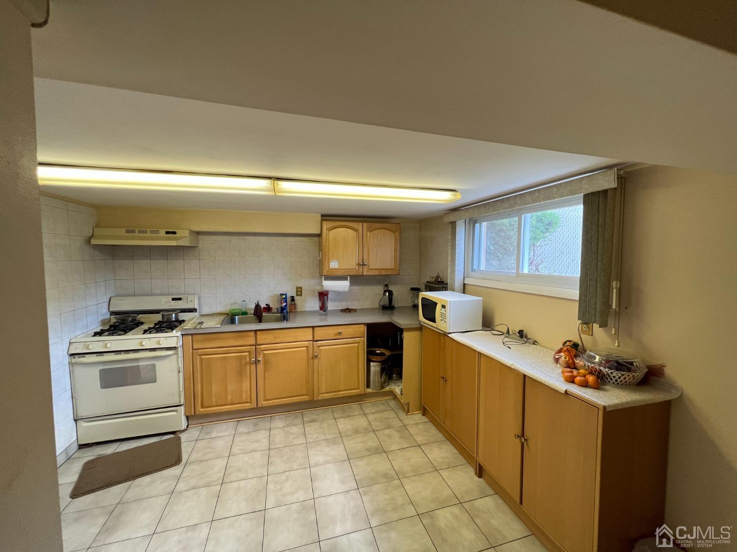 77 Preston Road Colonia, NJ 07067 - Photo 38 of 49 Gallery Image 38