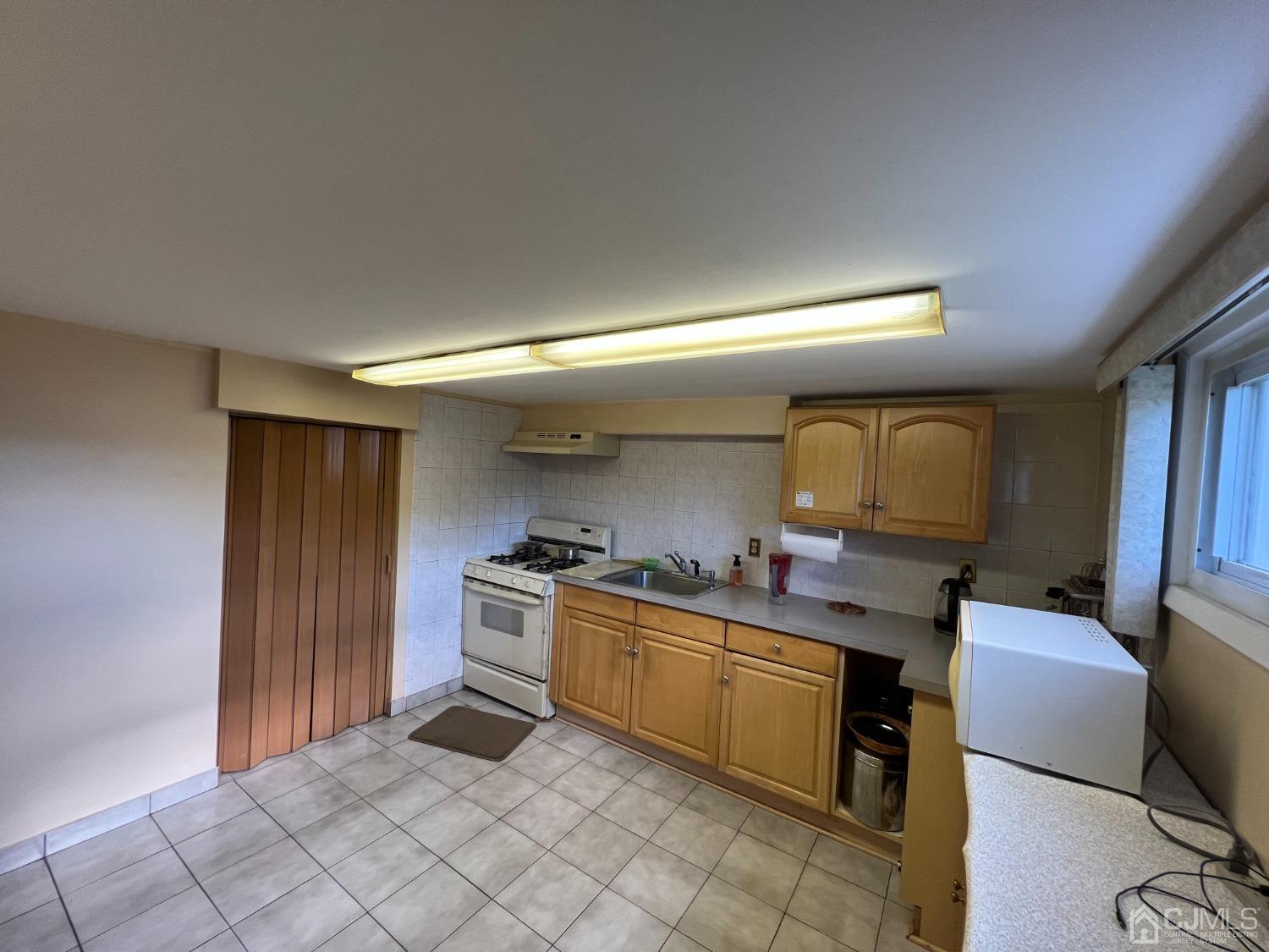 77 Preston Road Colonia, NJ 07067 - Photo 39 of 49 Gallery Image 39