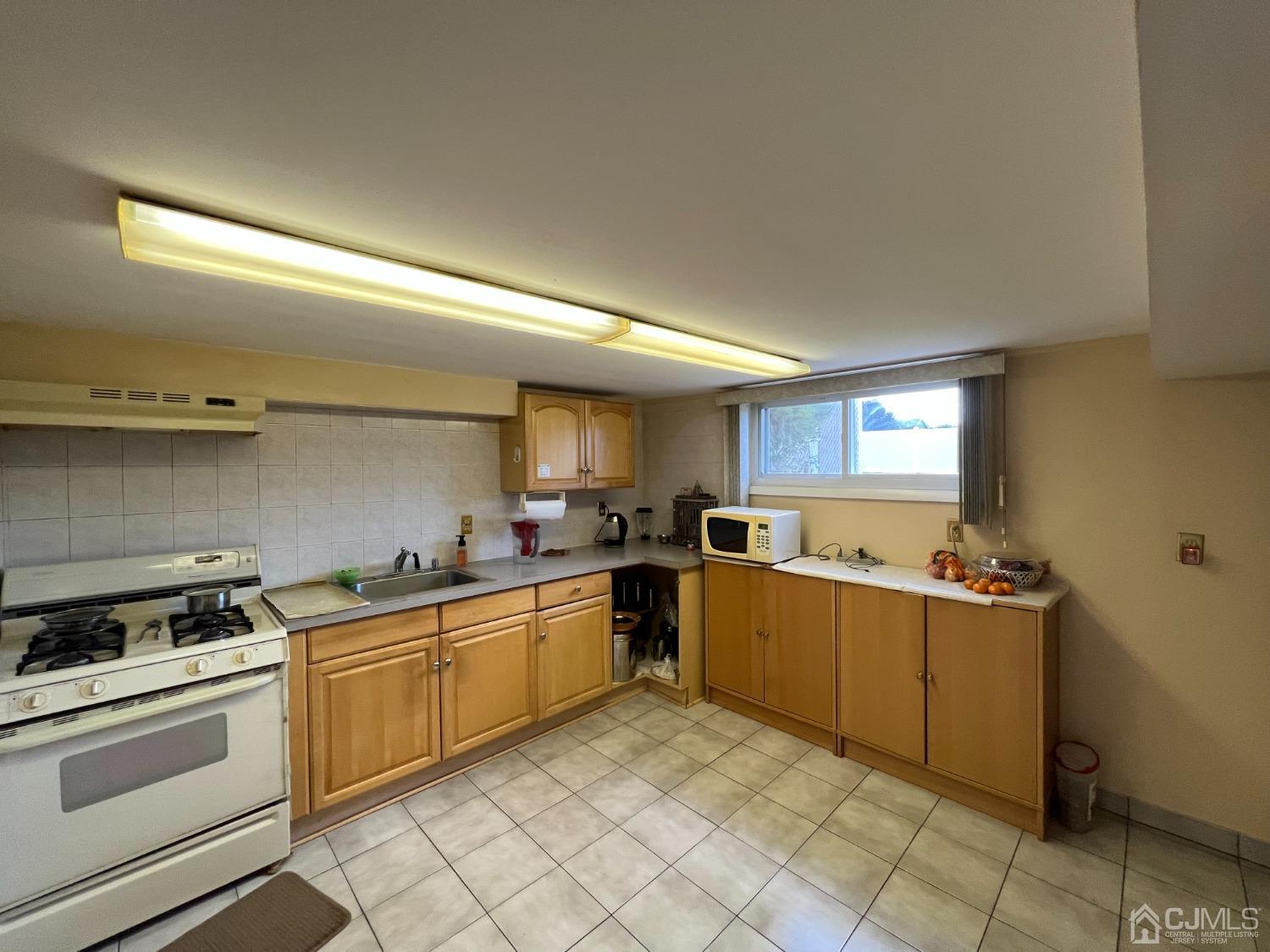 77 Preston Road Colonia, NJ 07067 - Photo 41 of 49 Gallery Image 41