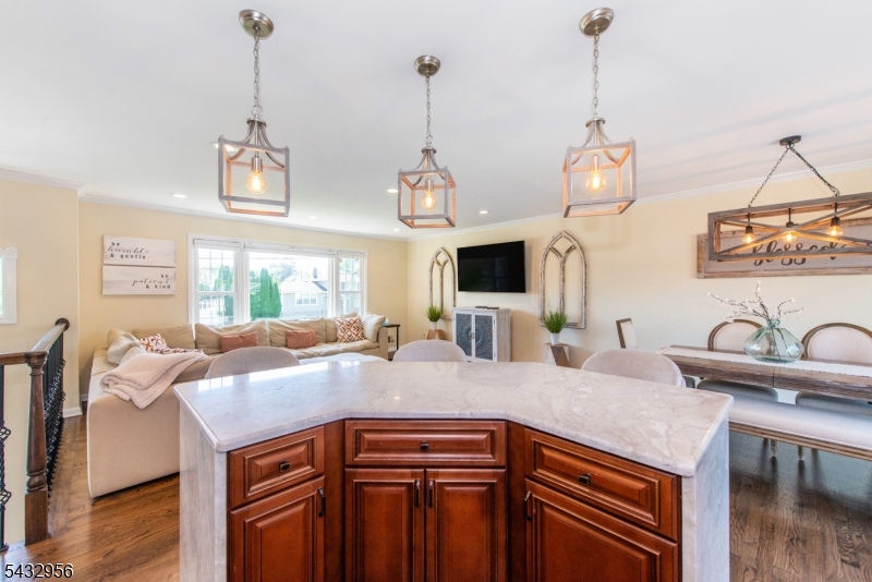 3 Knoll Road Fairfield, NJ 07004 - Photo 11 of 38
