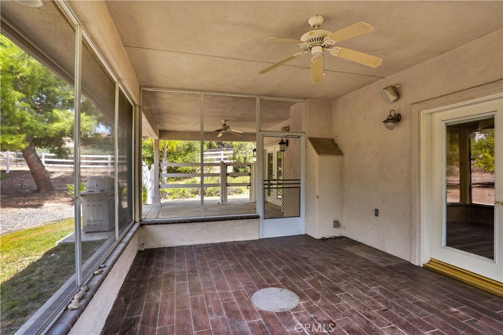 29781 Pasada Road Temecula, CA 92591 - Photo 53 of 58 Screened in sunroom