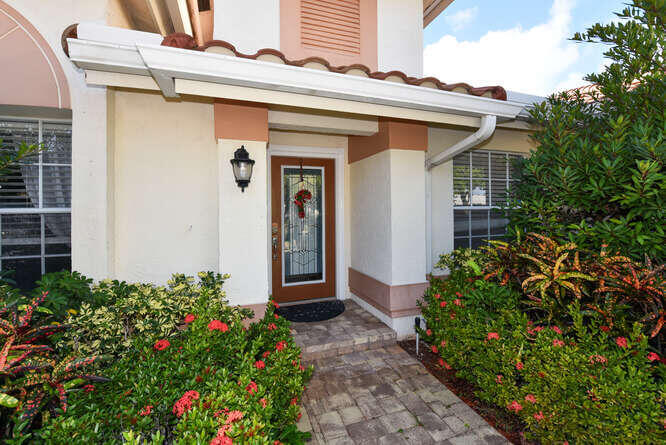 20112 Back 9 Drive Boca Raton, FL 33498 - Photo 3 of 29 20112 Back 9 Dr Boca Raton FL-small-003-
