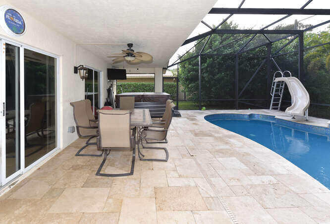 20112 Back 9 Drive Boca Raton, FL 33498 - Photo 5 of 29 20112 Back 9 Dr Boca Raton FL-small-005-