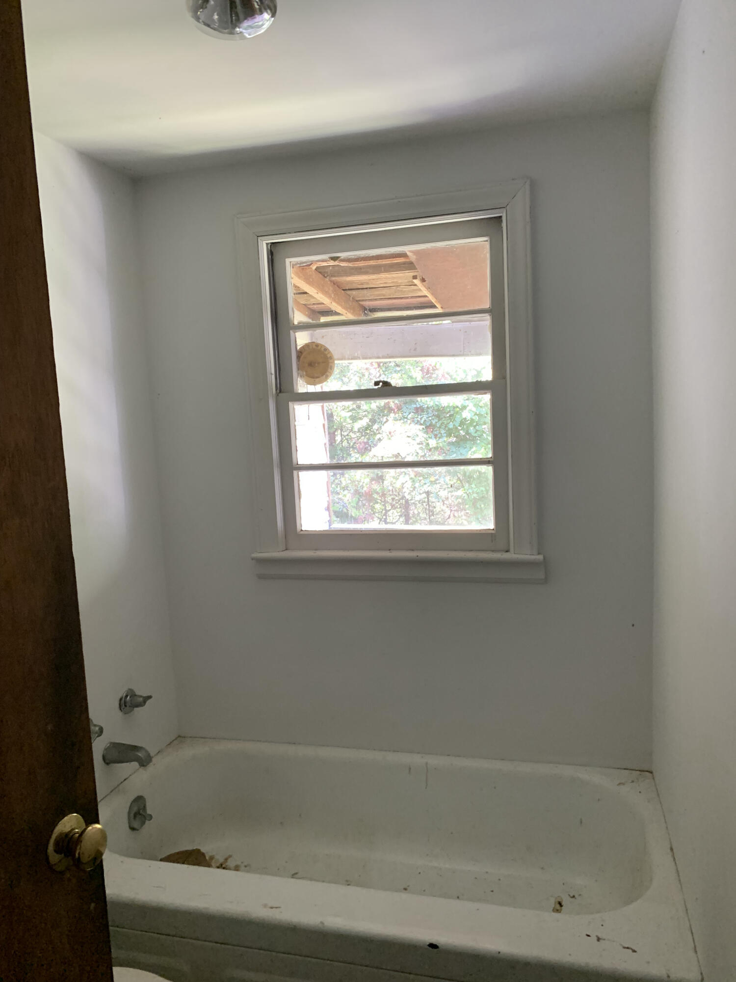 6912 Plank Road Buchanan, VA 24066 - Photo 17 of 26 bathroom upstairs