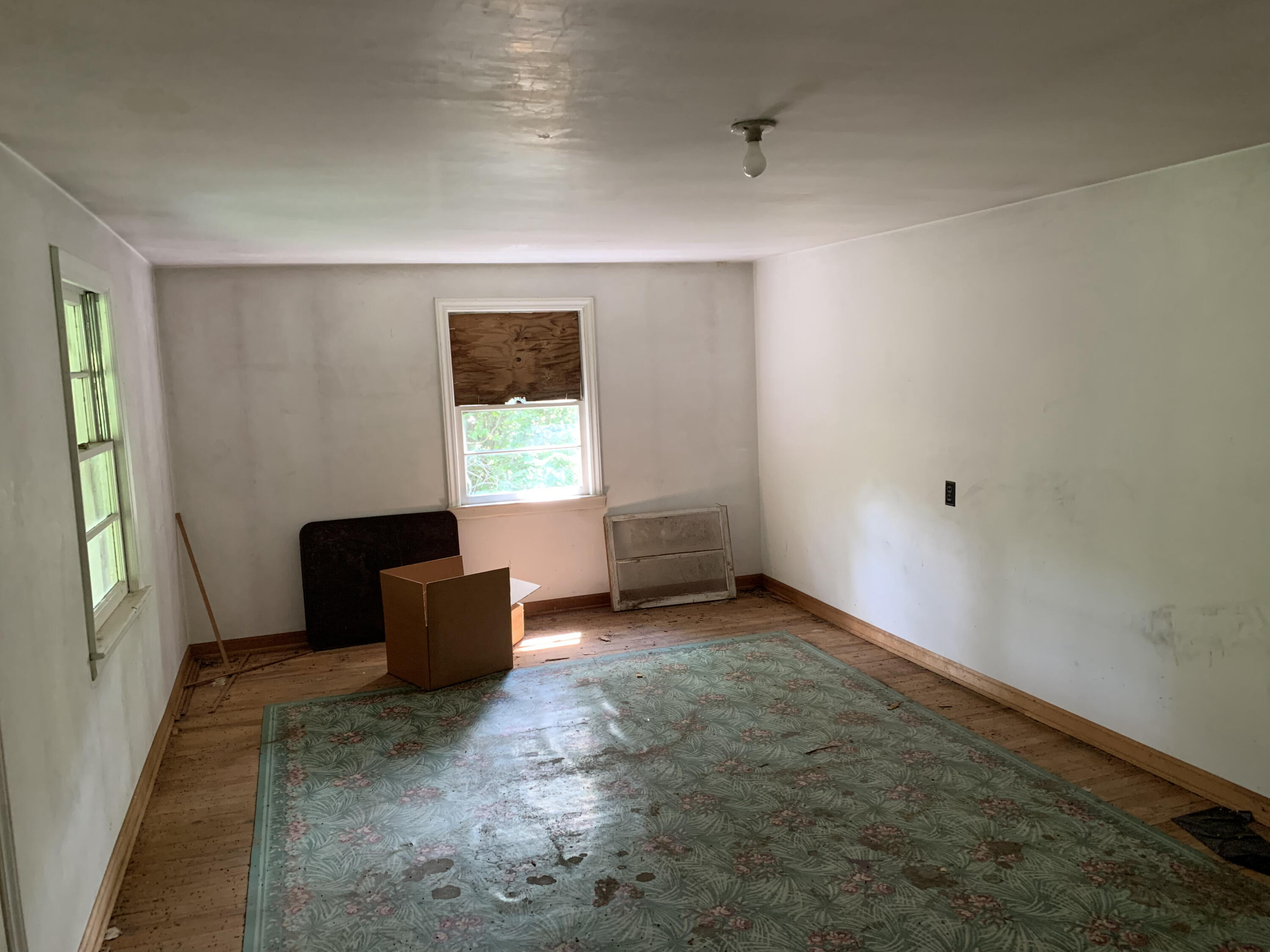 6912 Plank Road Buchanan, VA 24066 - Photo 18 of 26 BR1 upstairs