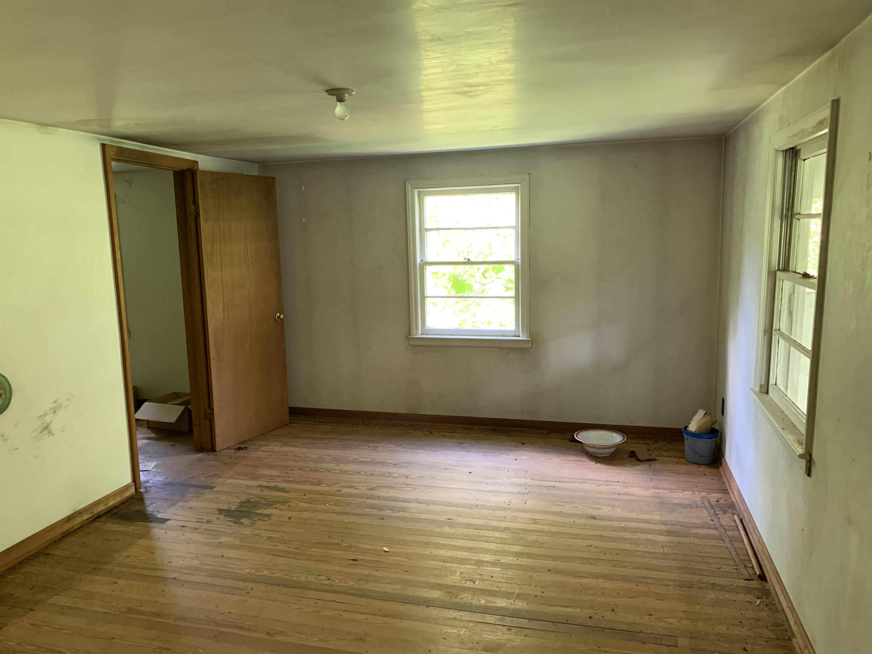 6912 Plank Road Buchanan, VA 24066 - Photo 19 of 26 BR2 upstairs