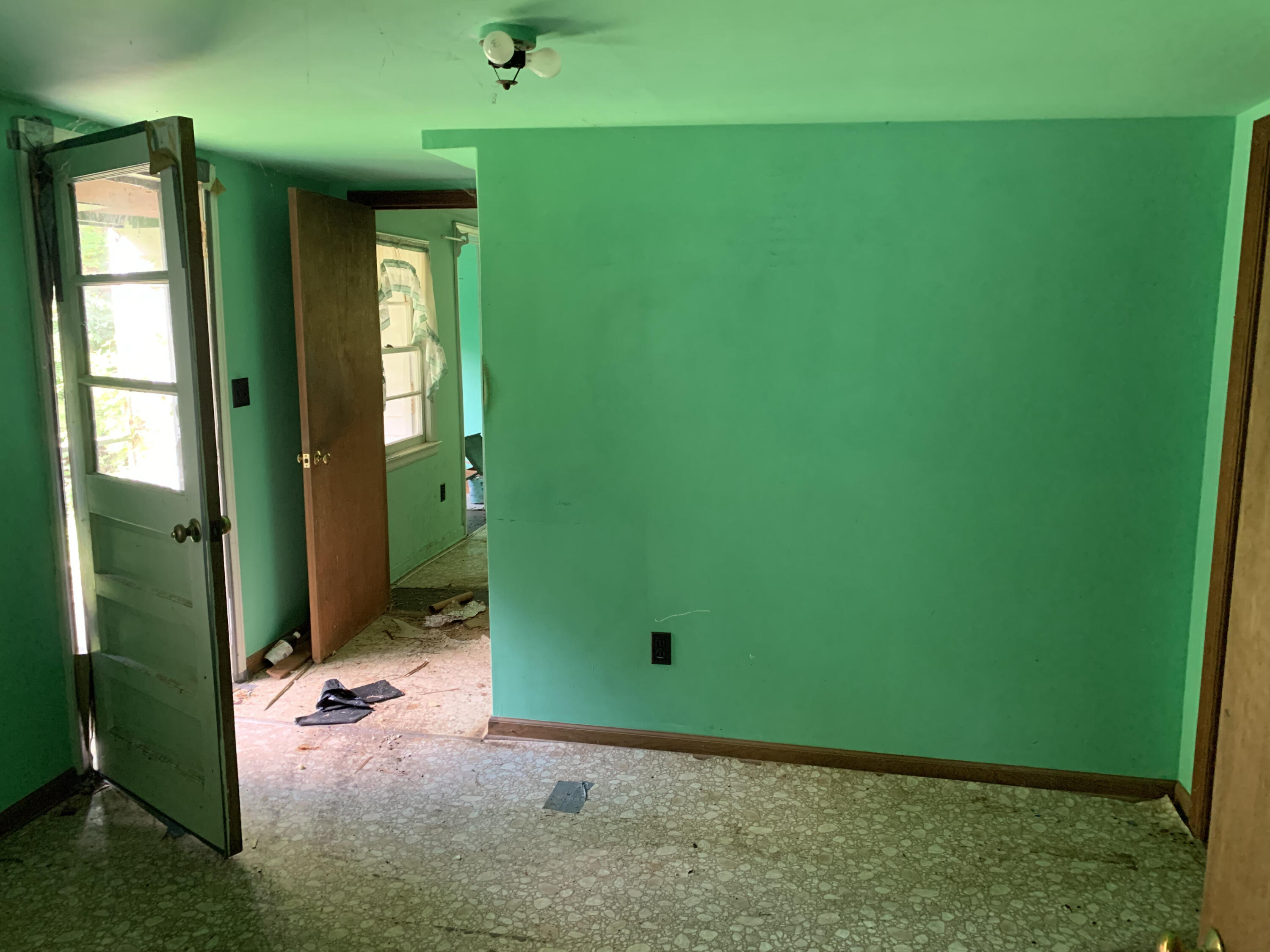 6912 Plank Road Buchanan, VA 24066 - Photo 22 of 26 dining room