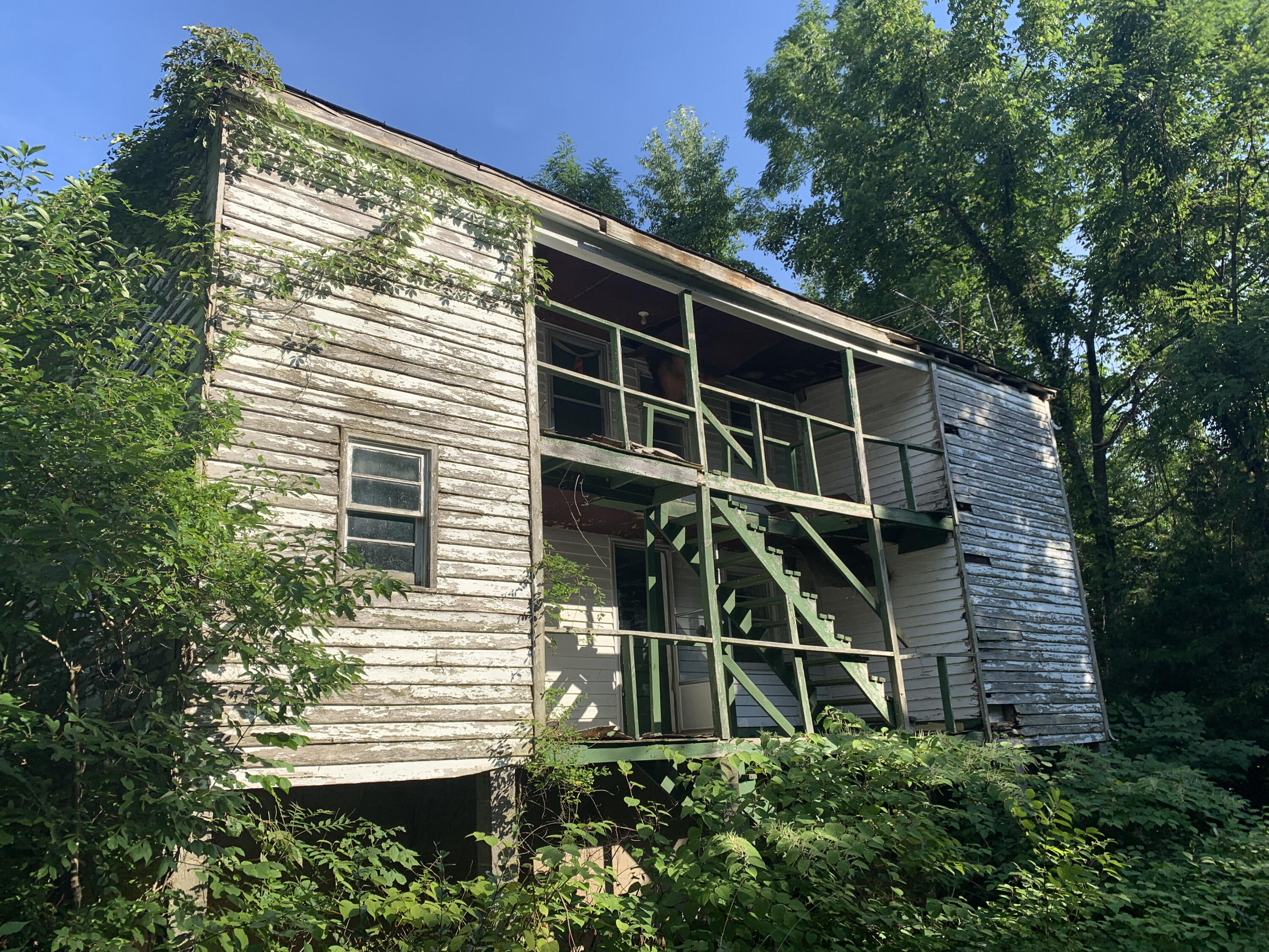 6912 Plank Road Buchanan, VA 24066 - Photo 5 of 26 Rear