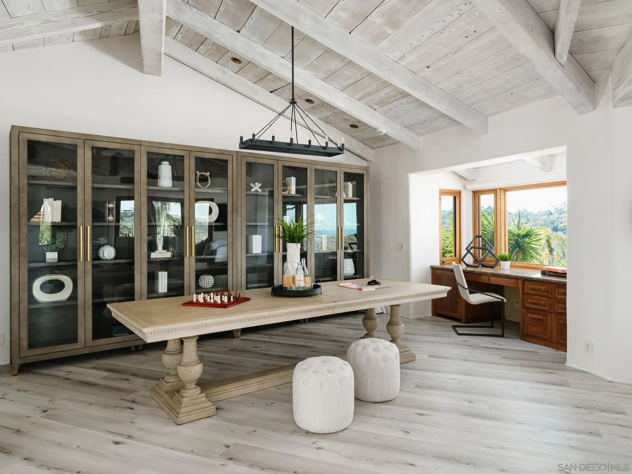 4560 Via Gaviota Rancho Santa Fe, CA 92067 - Photo 8 of 28 a very nice looking living room with a large window