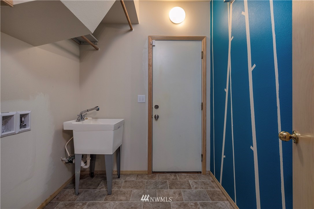 14421 Solberg Road Southeast Yelm, WA 98597 - Photo 22 of 32 Gallery Image 22