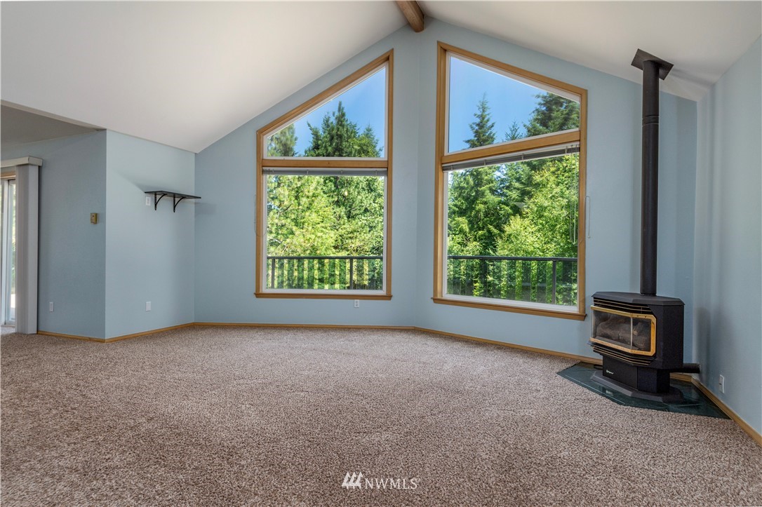 14421 Solberg Road Southeast Yelm, WA 98597 - Photo 8 of 32 Gallery Image 8