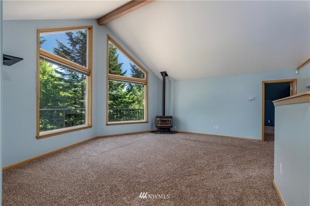 14421 Solberg Road Southeast Yelm, WA 98597 - Photo 9 of 32 Gallery Image 9
