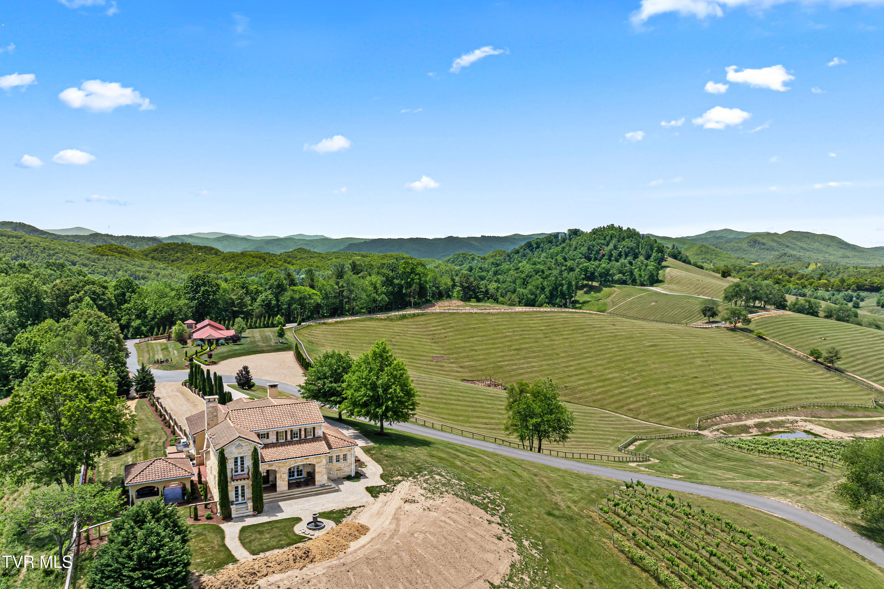 1877 Dry Hill Road Butler, TN 37640 - Photo 12 of 106 10