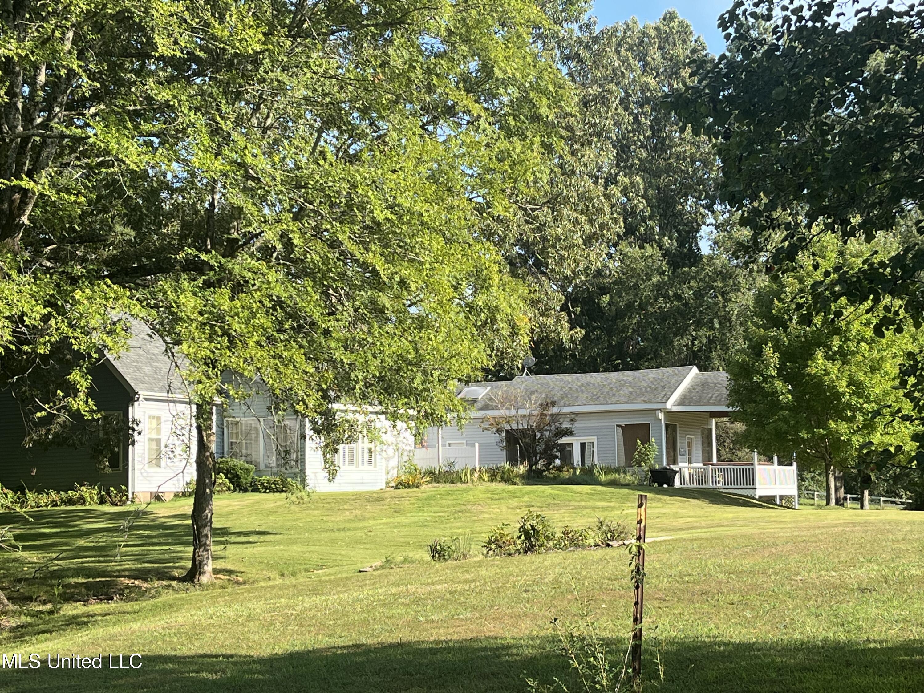 251 Callicott Drive Coldwater, MS 38618 - Photo 26 of 38 IMG_3038