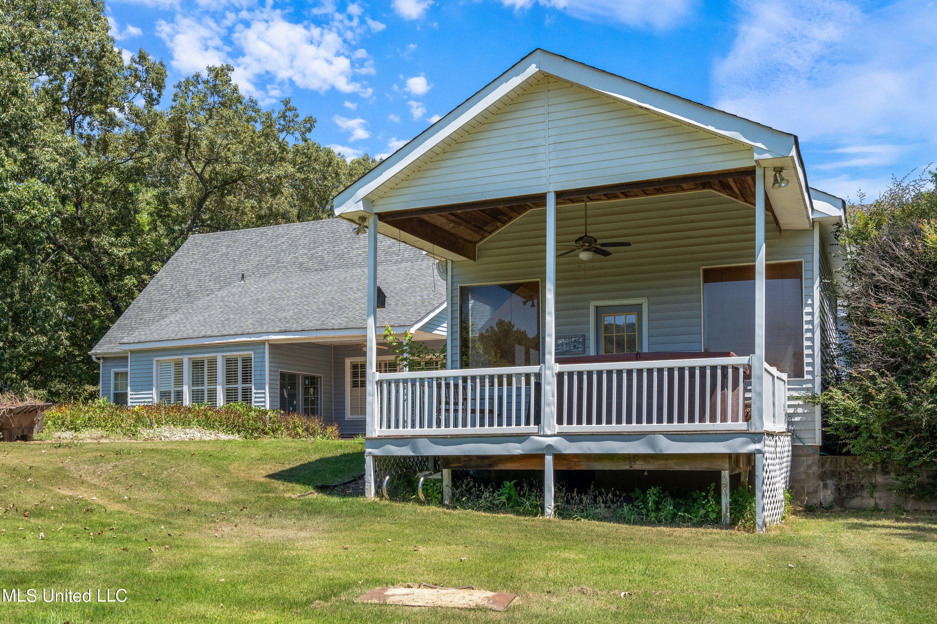 251 Callicott Drive Coldwater, MS 38618 - Photo 4 of 38 IMG_3355