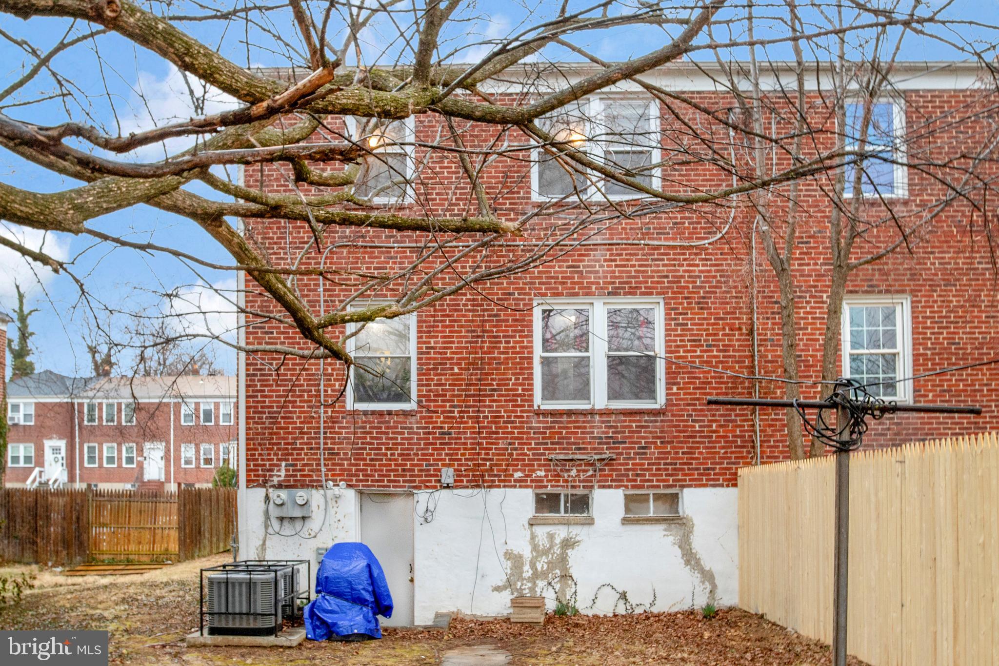 1123 Gleneagle Road Baltimore, MD 21239 - Photo 37 of 40 a front view of a house