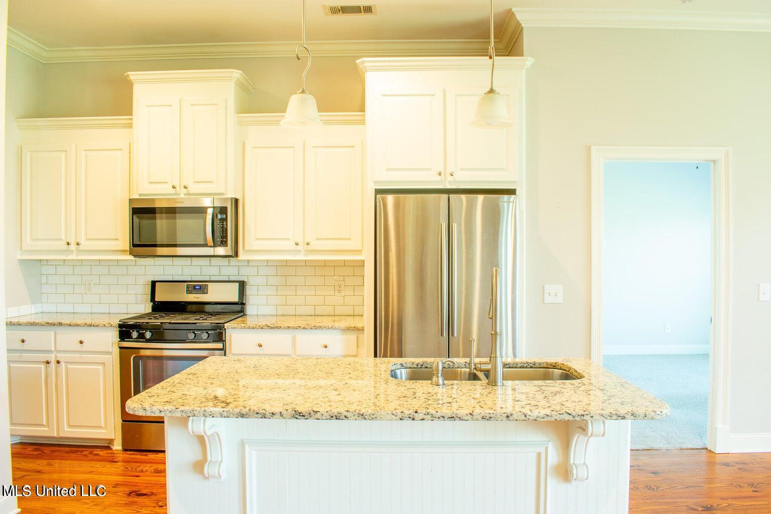 216 Buttonwood Lane Canton, MS 39046 - Photo 6 of 21 20240607200634514390000000-o