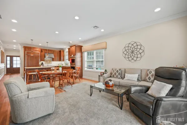 $2,000,000 | 13 Fox Run, Monroe Township, NJ 08831